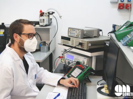 1601544648988-foto técnico con mascarilla Técnico Calibración